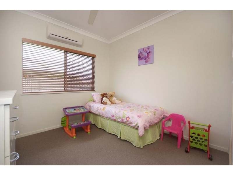 4 Disney Street, White Rock QLD 4868