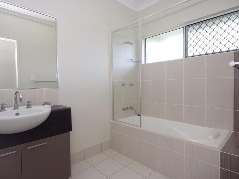 4 Disney Street, White Rock QLD 4868