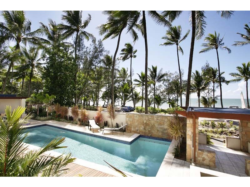 Unit 2/79-83 ISLAND VIEWS Williams Esplanade, Palm Cove QLD 4879
