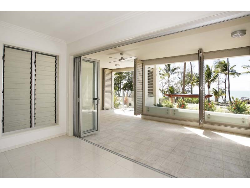 Unit 2/79-83 ISLAND VIEWS Williams Esplanade, Palm Cove QLD 4879