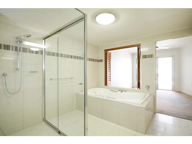 Unit 2/79-83 ISLAND VIEWS Williams Esplanade, Palm Cove QLD 4879