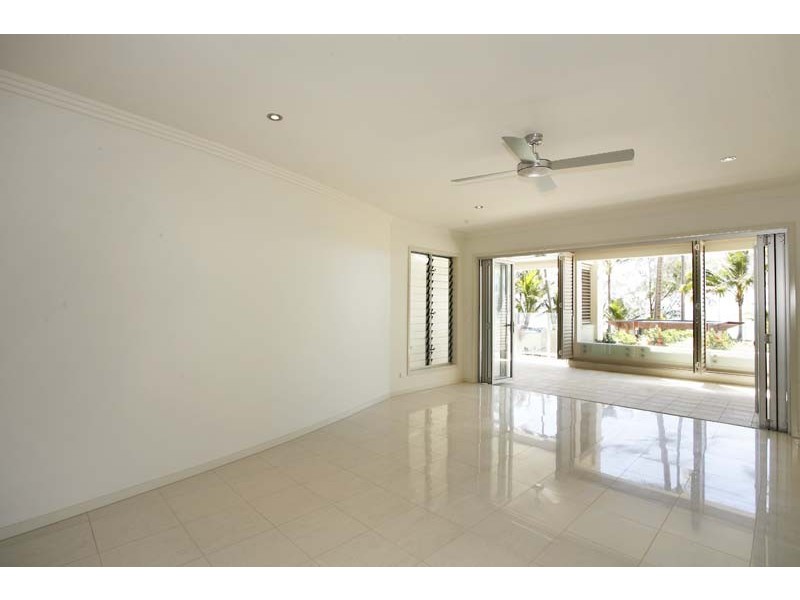 Unit 2/79-83 ISLAND VIEWS Williams Esplanade, Palm Cove QLD 4879