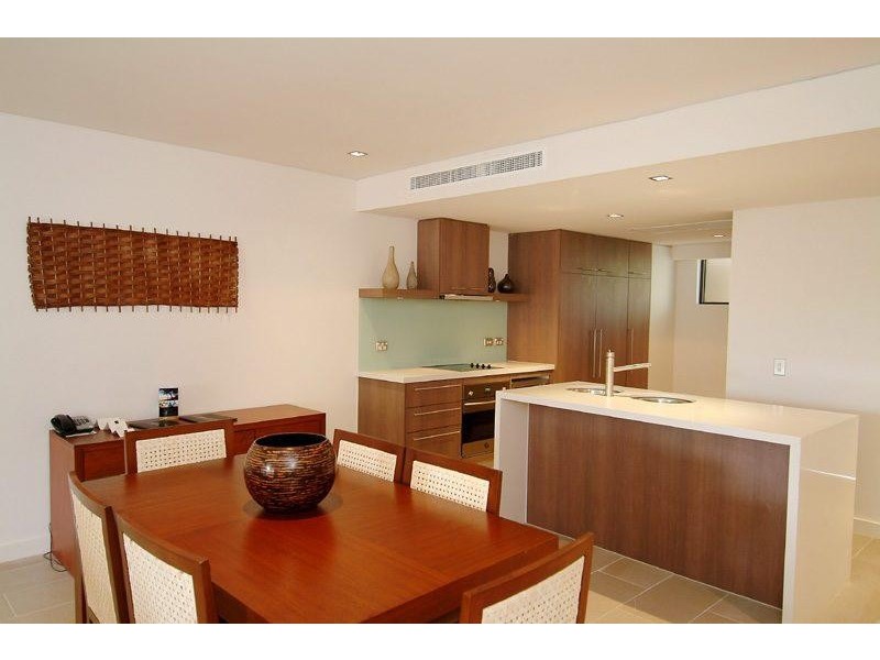 Unit 417/5 Triton Street, Palm Cove QLD 4879