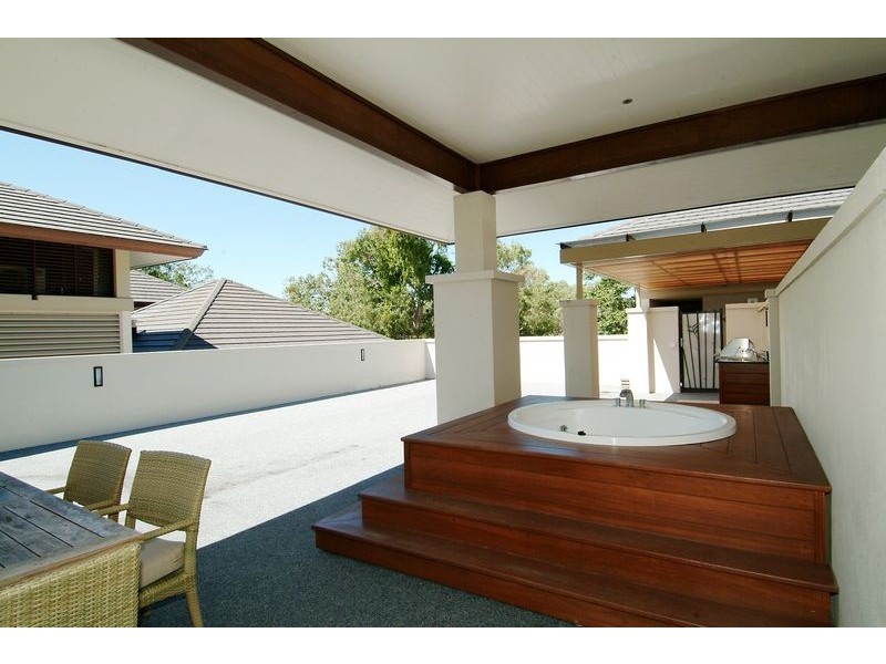 Unit 417/5 Triton Street, Palm Cove QLD 4879