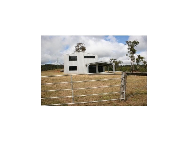 18 Kluck Road, Tinaroo QLD 4872