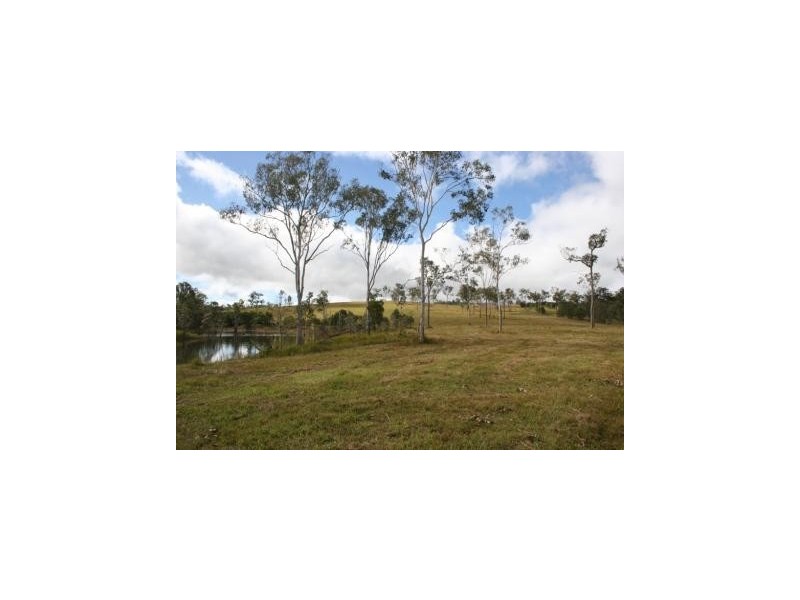 18 Kluck Road, Tinaroo QLD 4872
