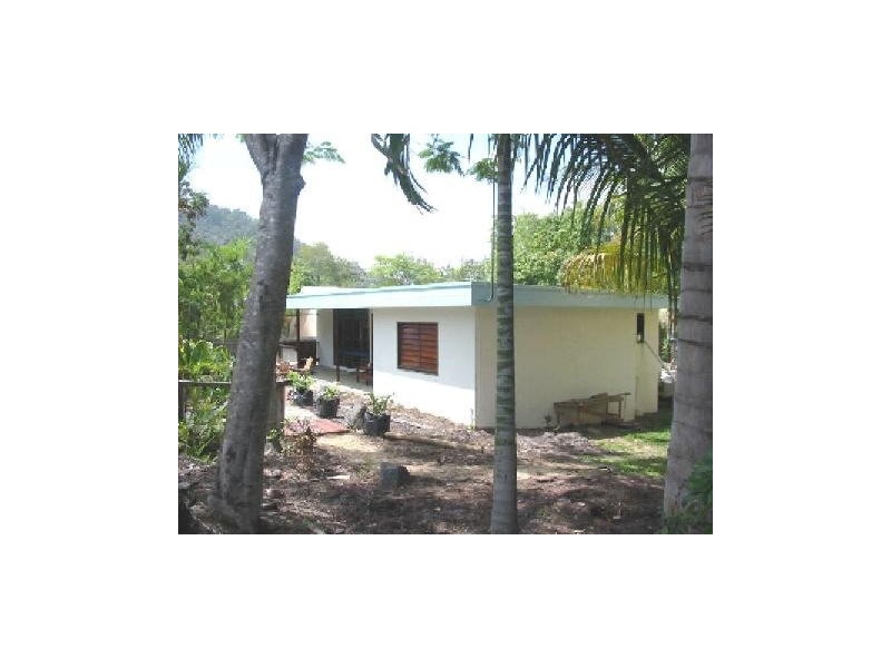 81 MOORE Street, Trinity Beach QLD 4879