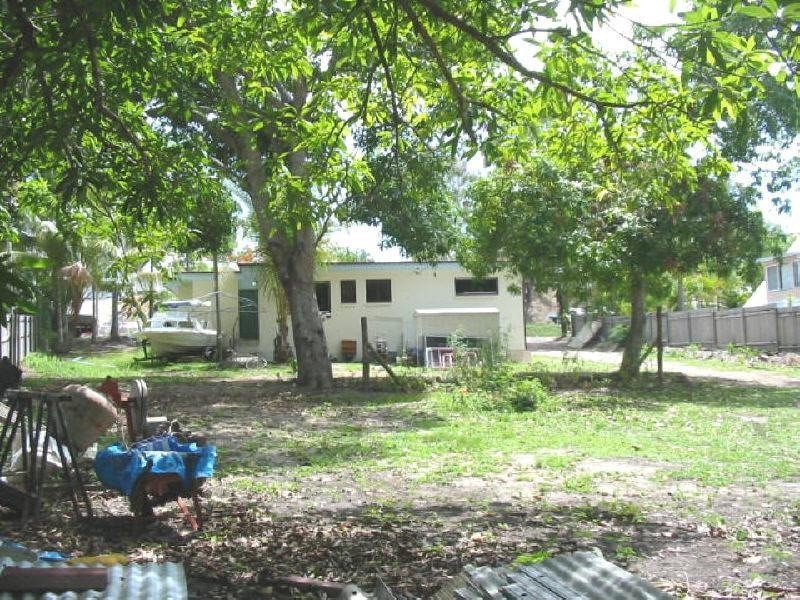 81 Moore Street, Trinity Beach QLD 4879