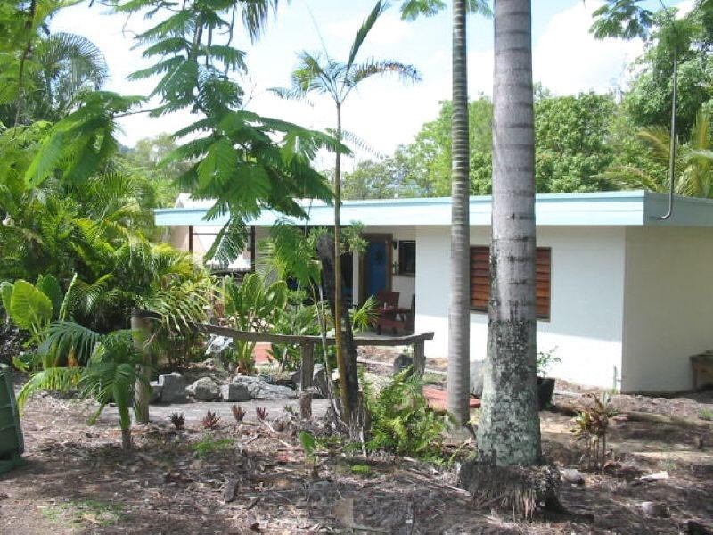 81 Moore Street, Trinity Beach QLD 4879