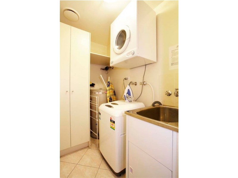 Unit APT  1107/2 Greenslopes Street, Cairns QLD 4870