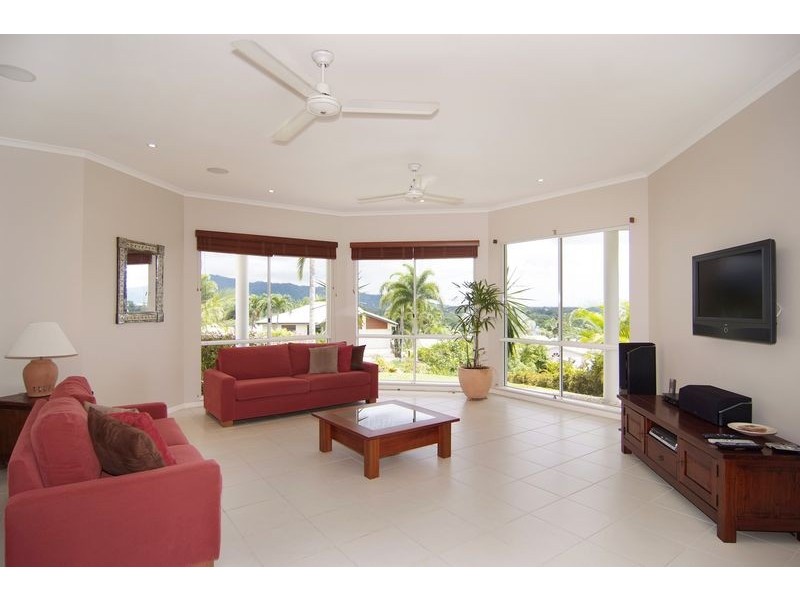 7 Woodmont Place, Cairns QLD 4870