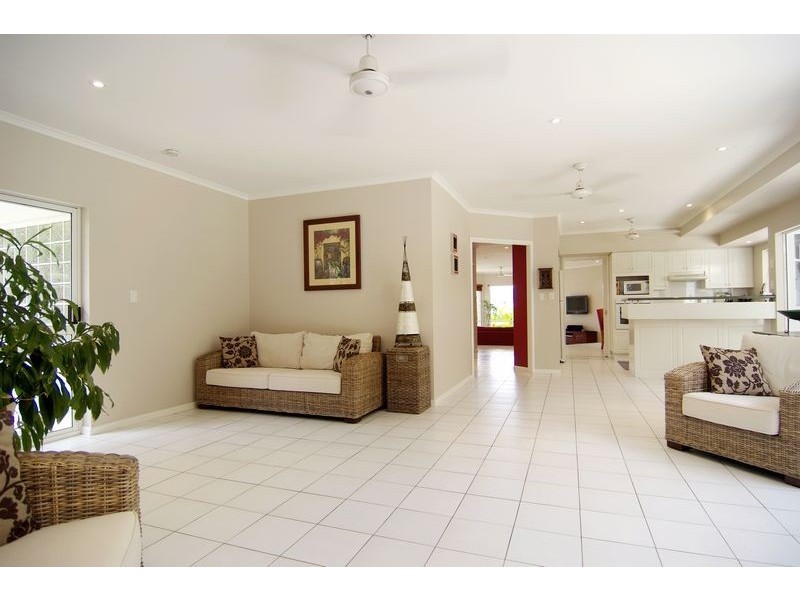 7 Woodmont Place, Cairns QLD 4870