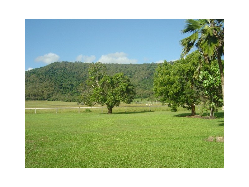 7 Captain Cook Highway, Craiglie QLD 4877
