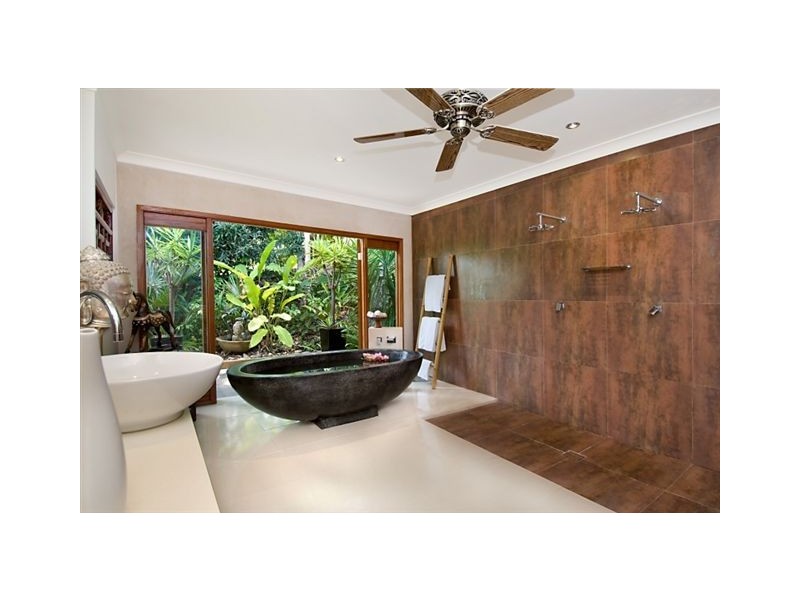 8 Finlay Crescent, Port Douglas QLD 4877