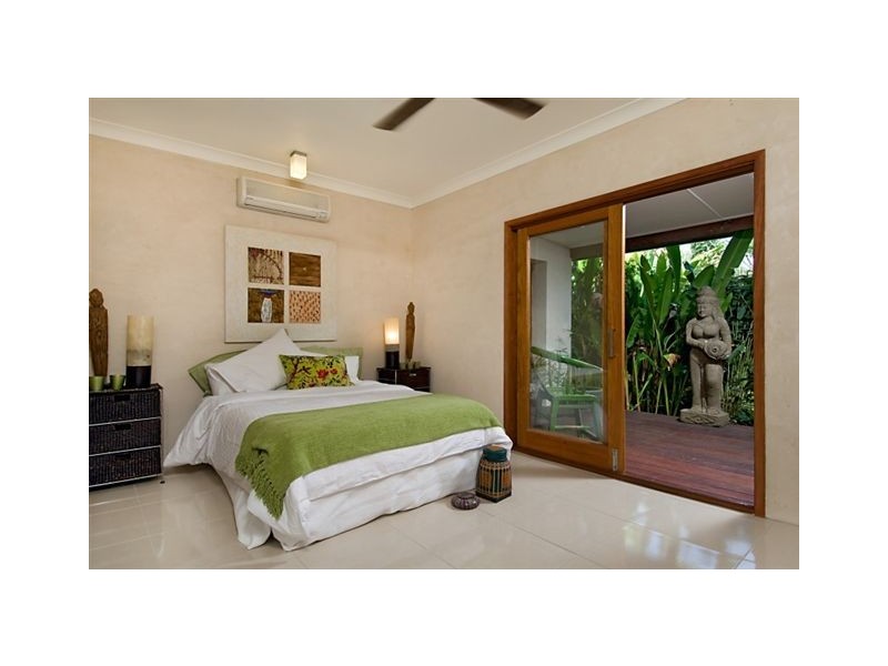 8 Finlay Crescent, Port Douglas QLD 4877