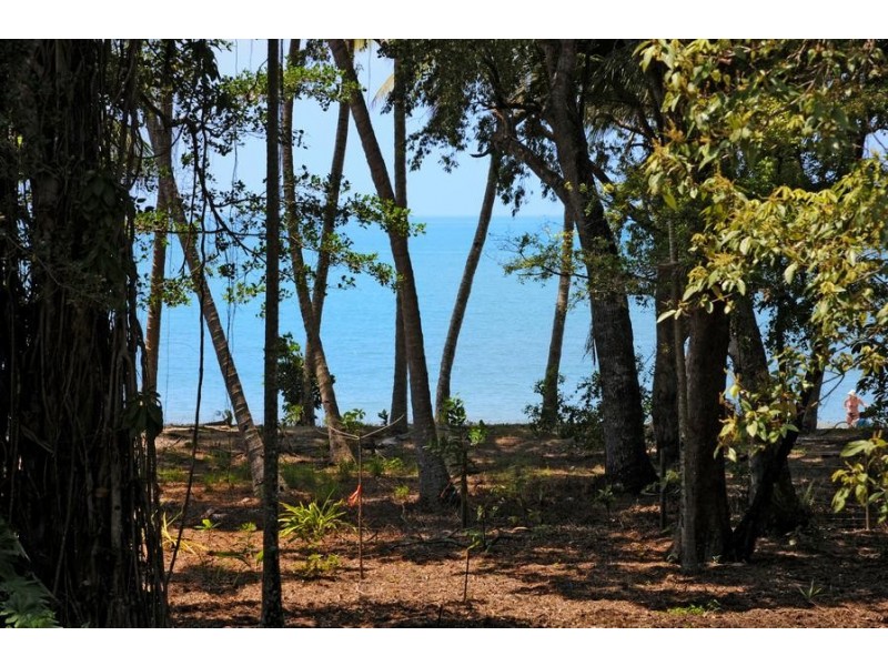 12 Reef Street, Port Douglas QLD 4877