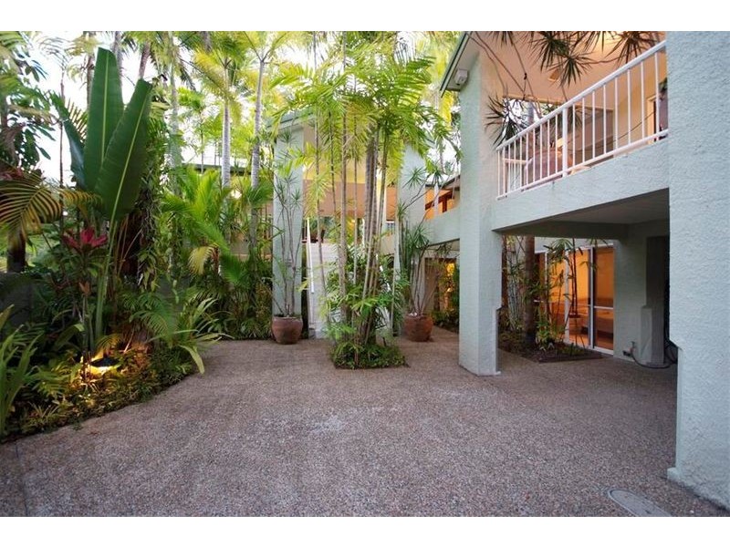 11 Barrier Street, Port Douglas QLD 4877