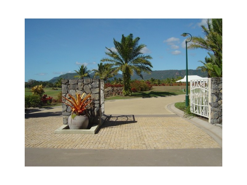 1 Downing Street, Port Douglas QLD 4877