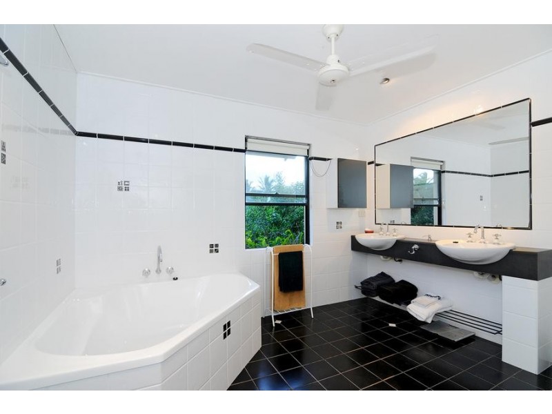13 Ruby Close, Port Douglas QLD 4877