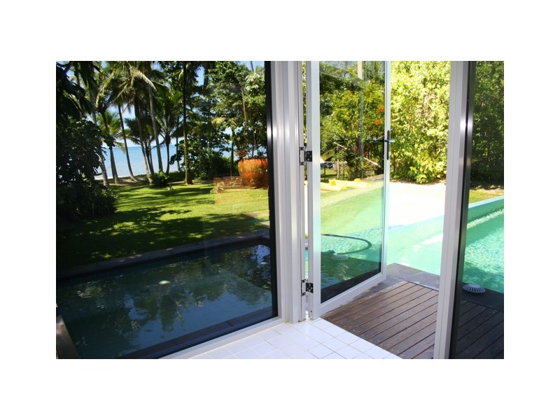 Port Douglas QLD 4877