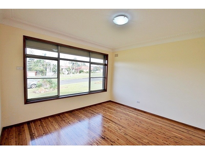 8 Monterey Parade, Ermington NSW 2115