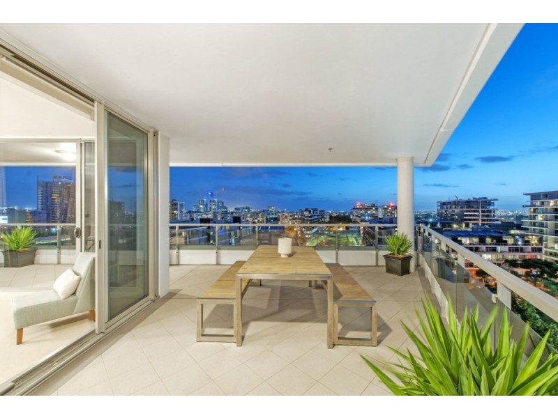 1023/2 Lachlan Street, Waterloo NSW 2017