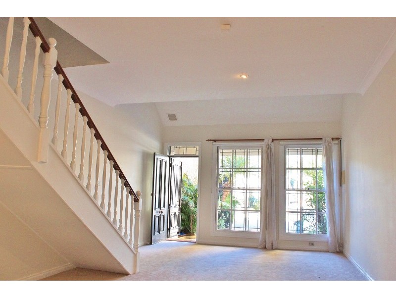 16 Moore Street, Rozelle NSW 2039