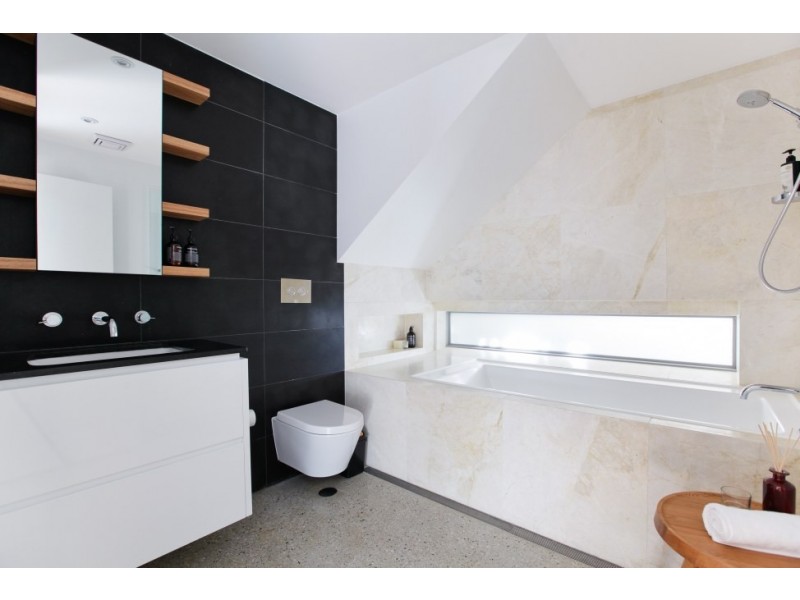 18 Collins Street, Rozelle NSW 2039