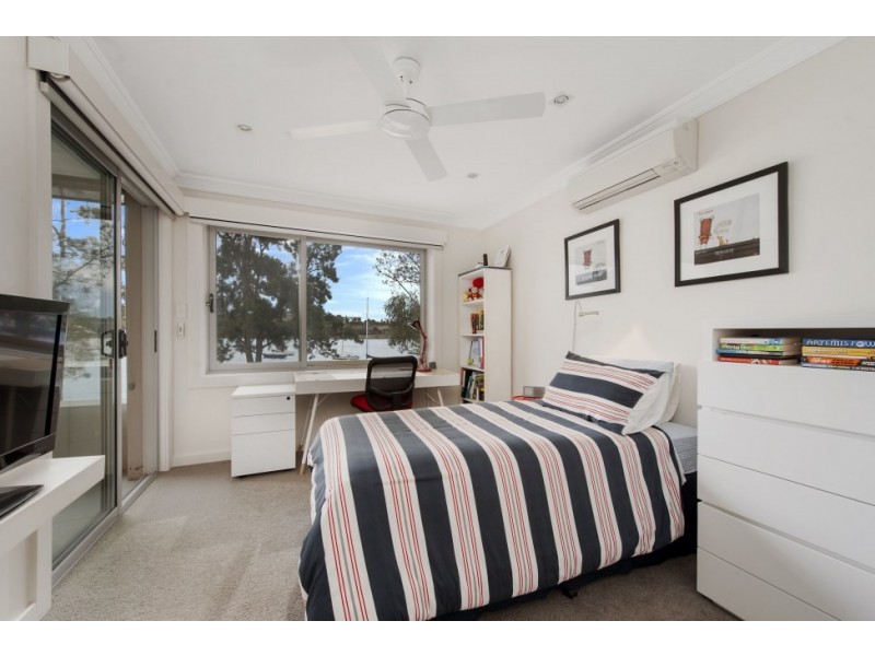 13 Gilchrist Place, Balmain East NSW 2041