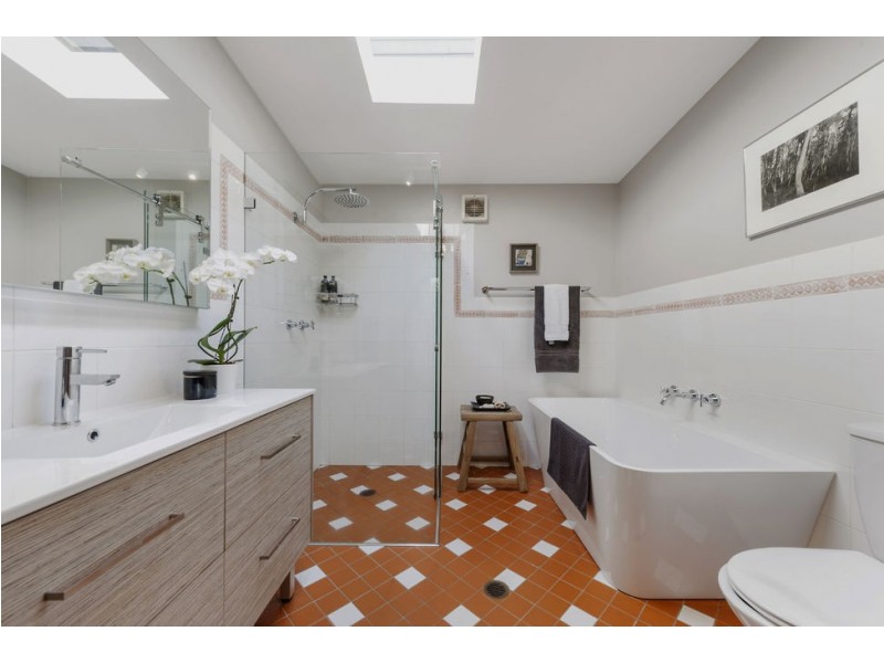 70 Curtis Road, Balmain NSW 2041