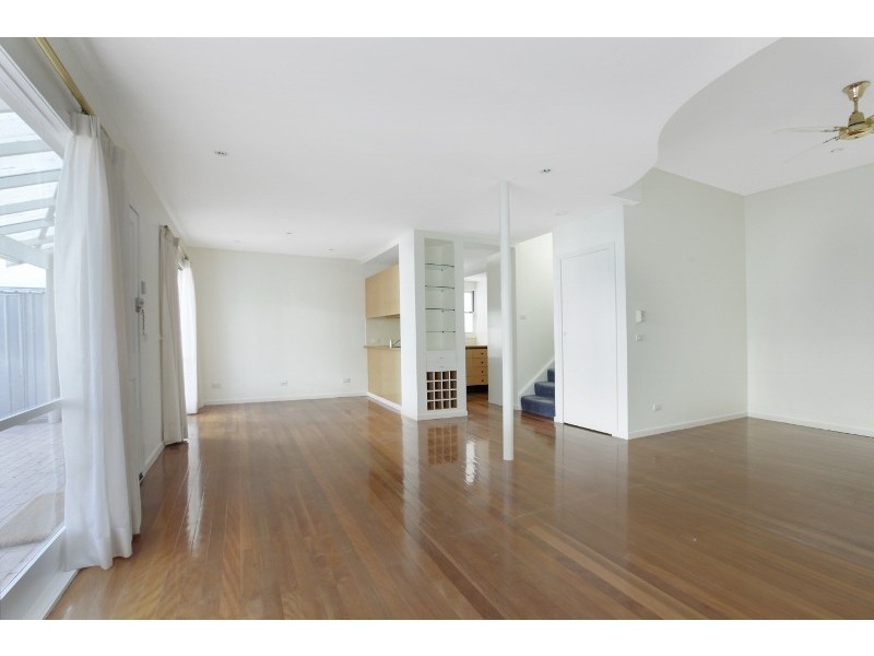 2/3 Hart Street, Balmain East NSW 2041