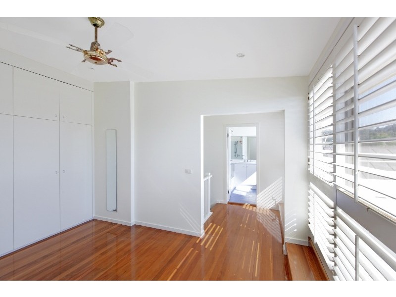 2/3 Hart Street, Balmain East NSW 2041