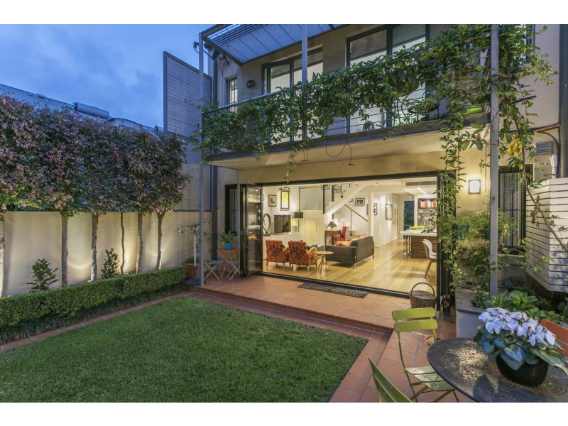 8 Brett Avenue, Balmain East NSW 2041