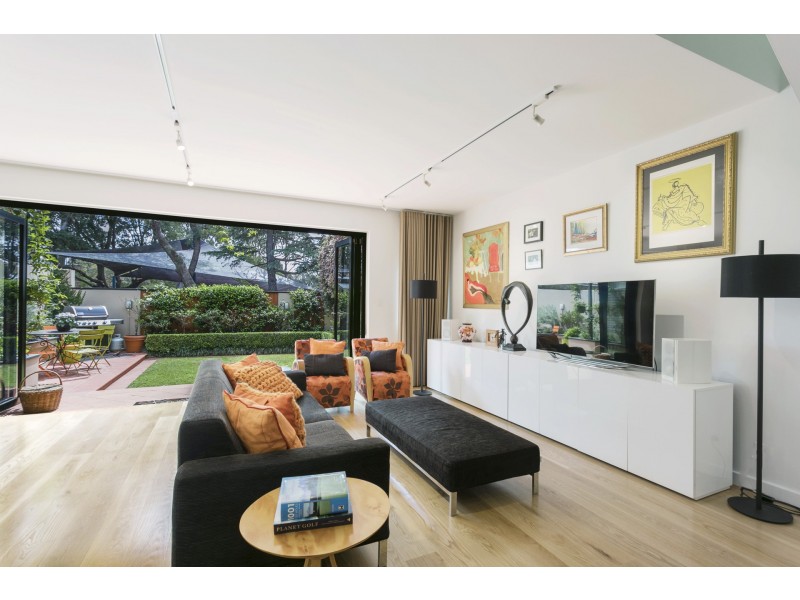 8 Brett Avenue, Balmain East NSW 2041