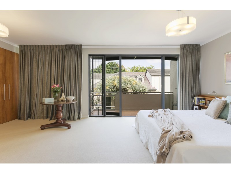 8 Brett Avenue, Balmain East NSW 2041