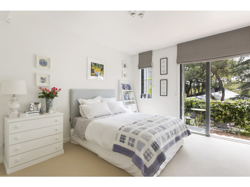 8 Brett Avenue, Balmain East NSW 2041