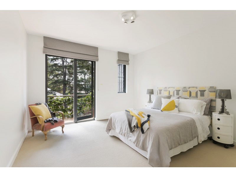 8 Brett Avenue, Balmain East NSW 2041