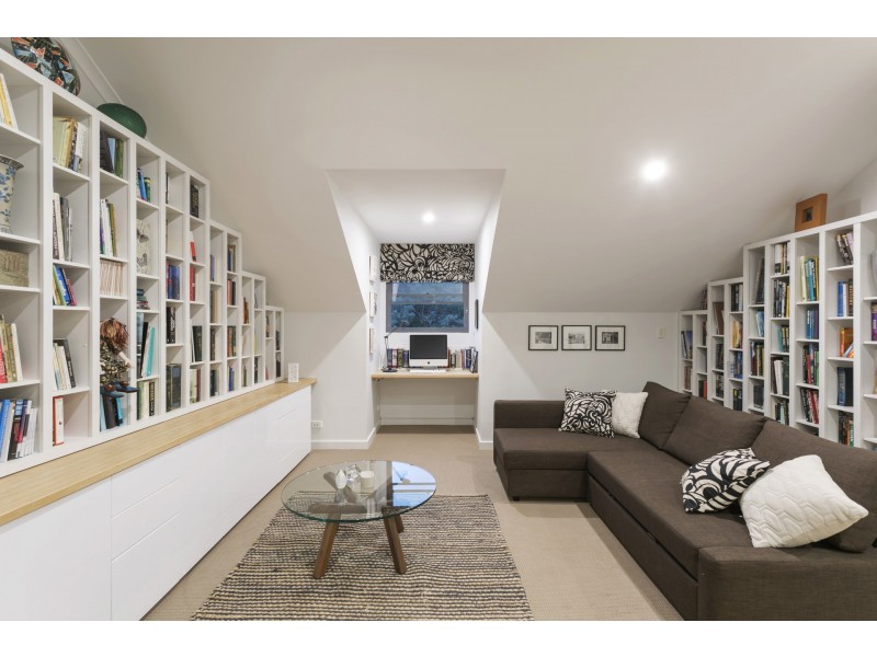 8 Brett Avenue, Balmain East NSW 2041