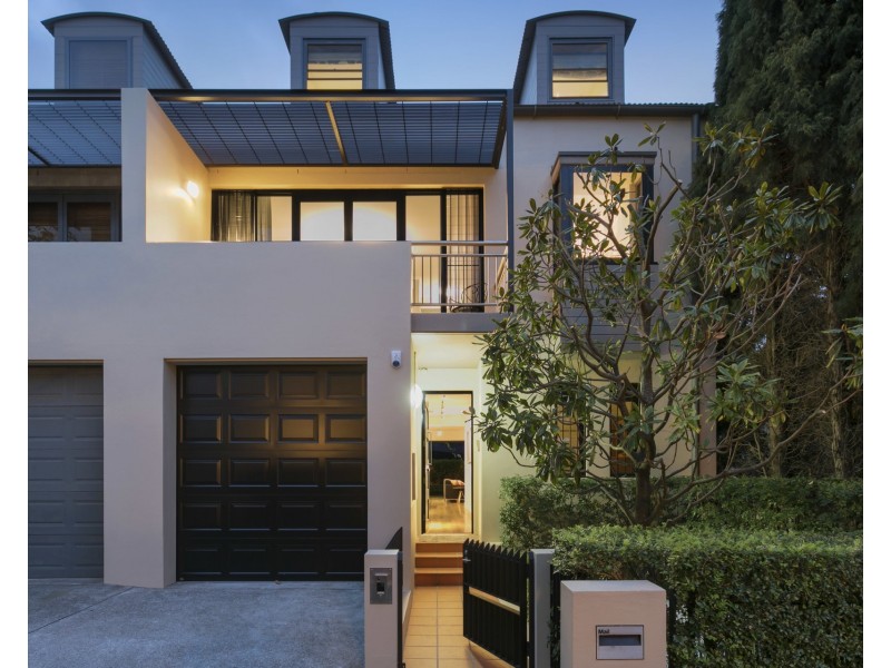 8 Brett Avenue, Balmain East NSW 2041