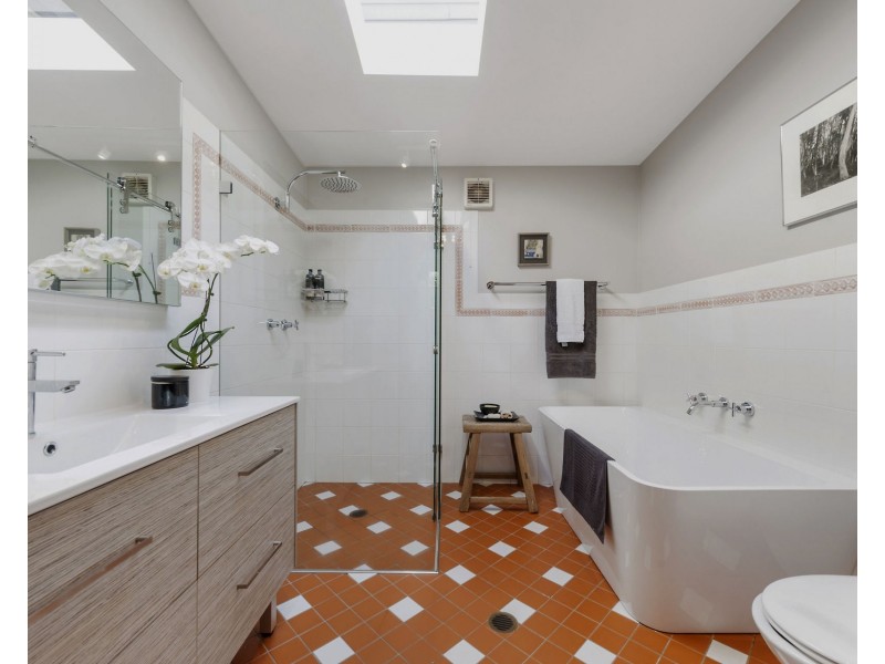 70 Curtis Road, Balmain NSW 2041