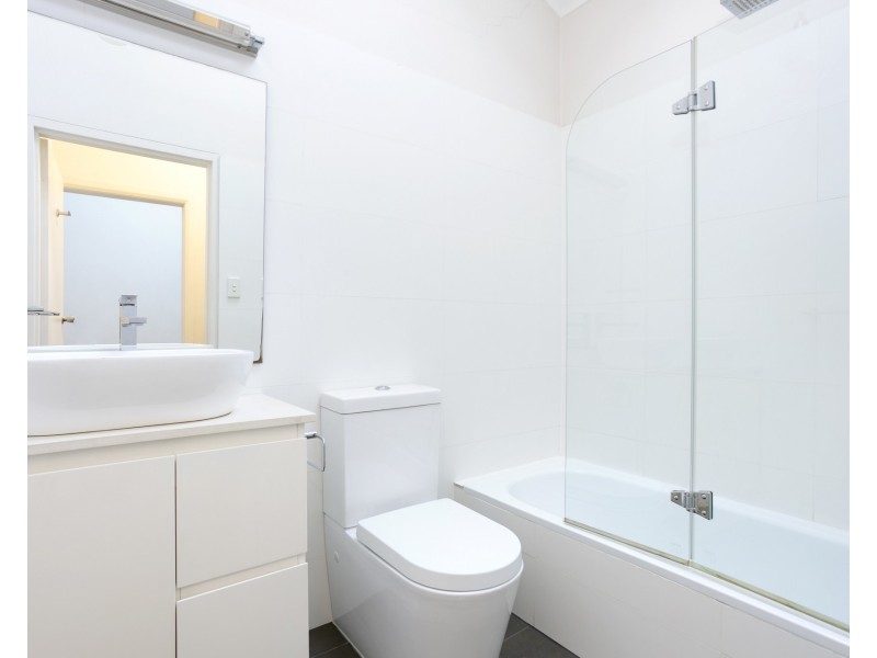 8 Broadside Street, Balmain East NSW 2041