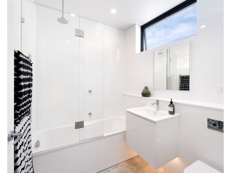 2 Hart Street, Balmain East NSW 2041