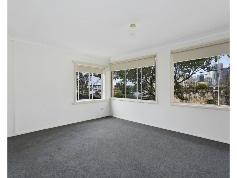 10 Clifton Street, Balmain East NSW 2041