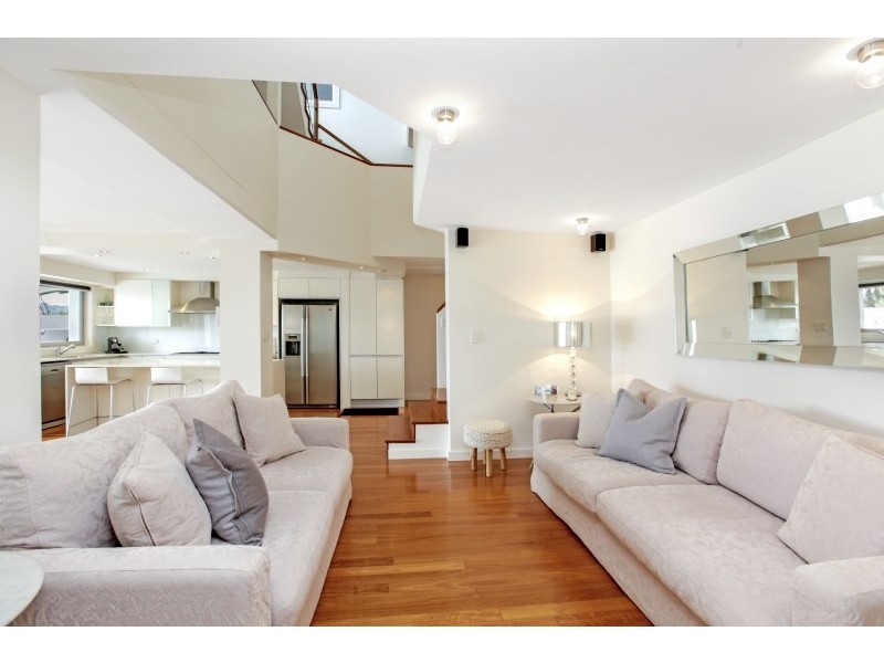 13 Gilchrist Place, Balmain East NSW 2041