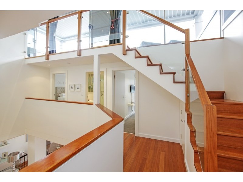 13 Gilchrist Place, Balmain East NSW 2041