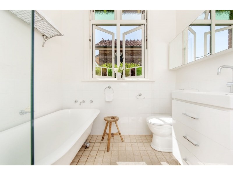 20 Lenore Street, Russell Lea NSW 2046