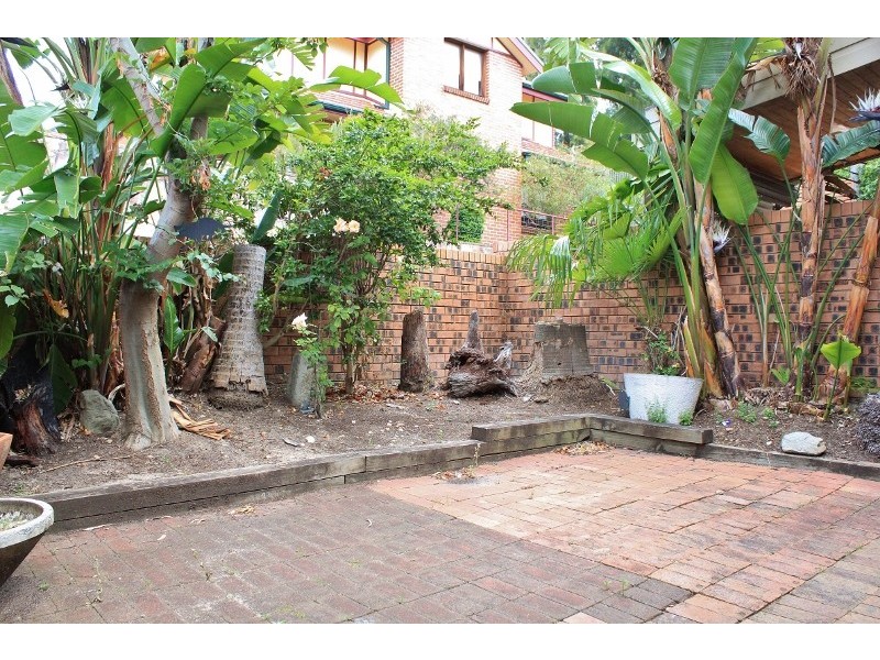 10 Clifton Street, Balmain East NSW 2041