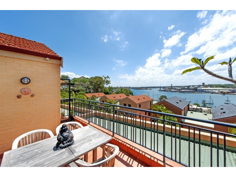 64/8 Water Street, Birchgrove NSW 2041