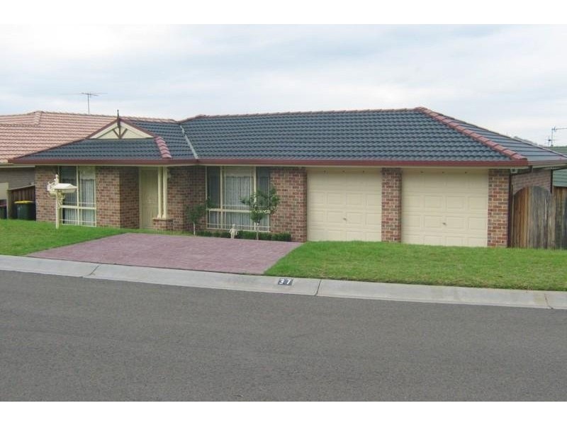 37 Chain-O-Ponds Circuit, Mount Annan NSW 2567