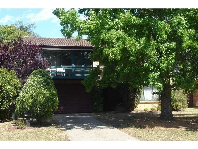 15 Lowe Crescent, Elderslie NSW 2570